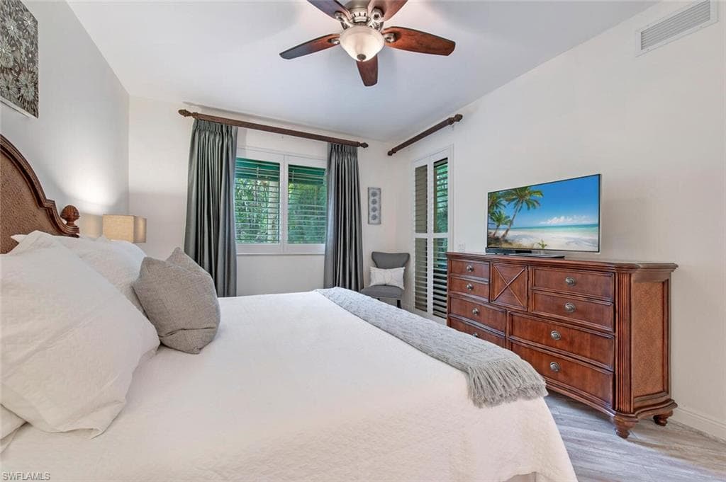 1035 Sandpiper St F-104, Naples, FL 34102-10