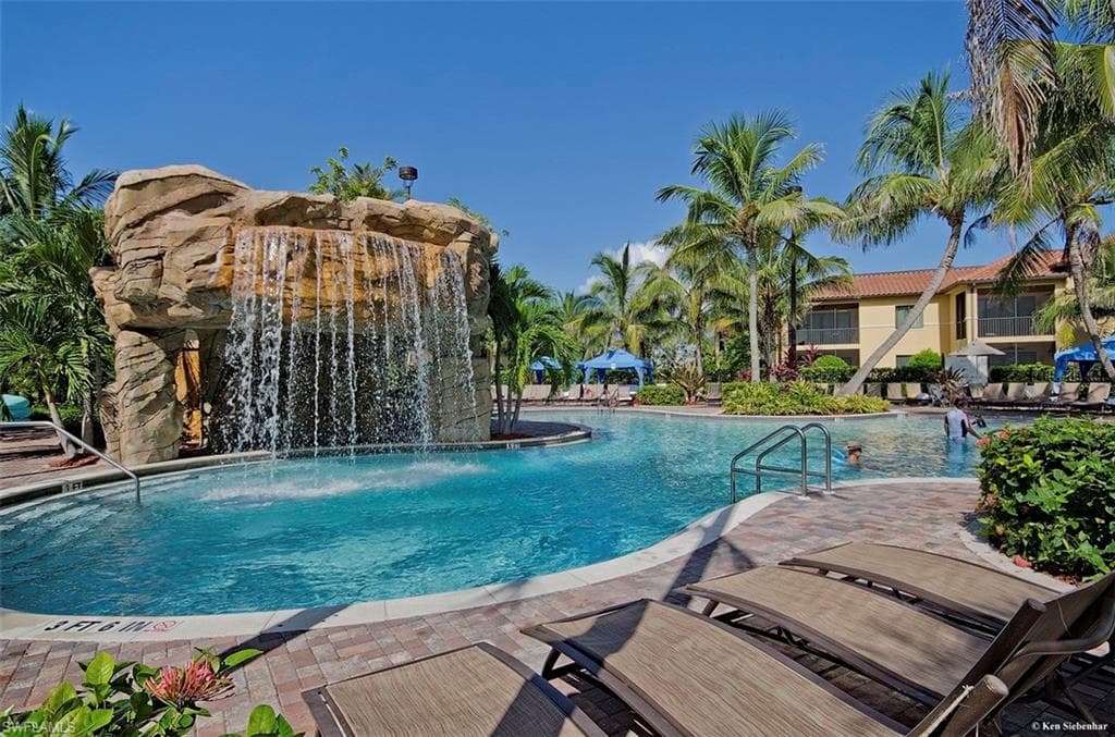 1035 Sandpiper St F-104, Naples, FL 34102-24
