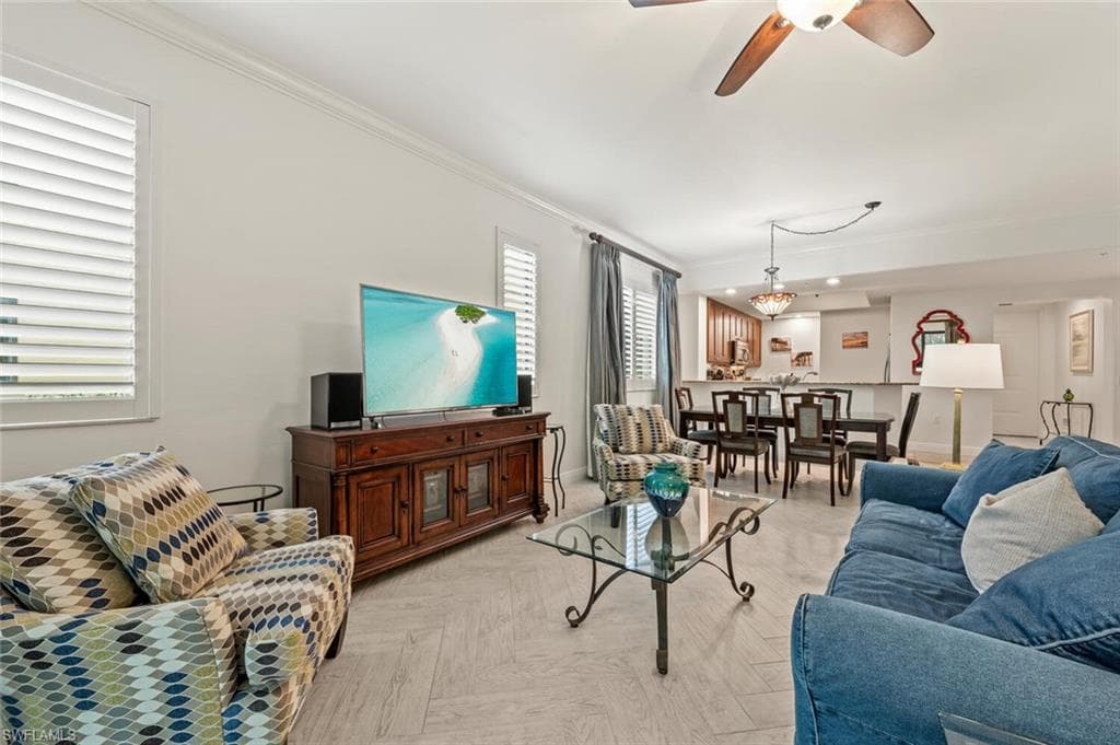 1035 Sandpiper St F-104, Naples, FL 34102-6