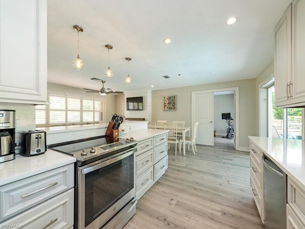 4320 Beechwood Lake Dr, Naples, FL 34112-9