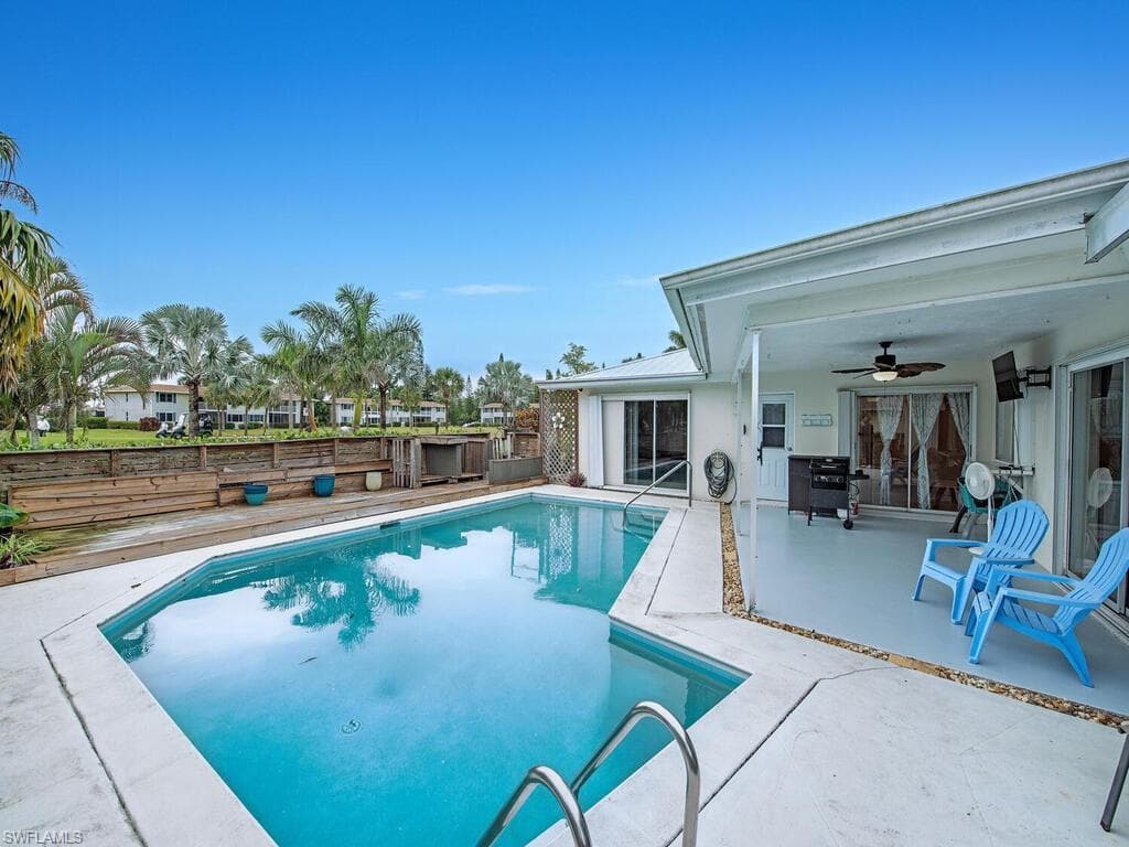 4320 Beechwood Lake Dr, Naples, FL 34112-11
