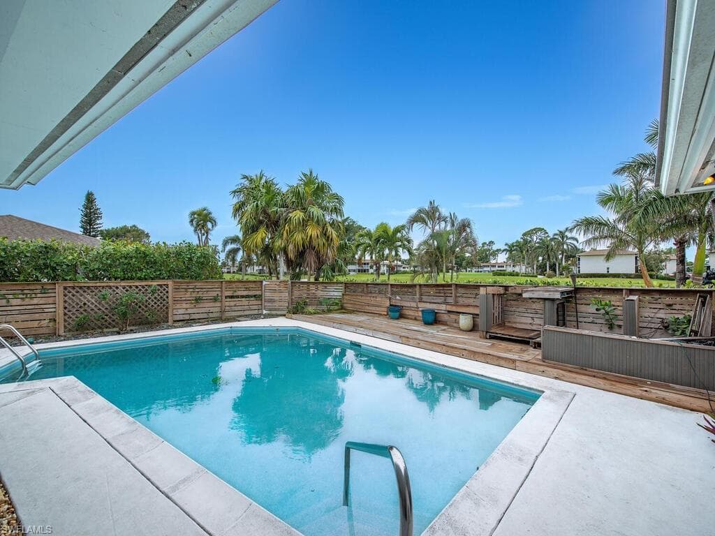 4320 Beechwood Lake Dr, Naples, FL 34112-6
