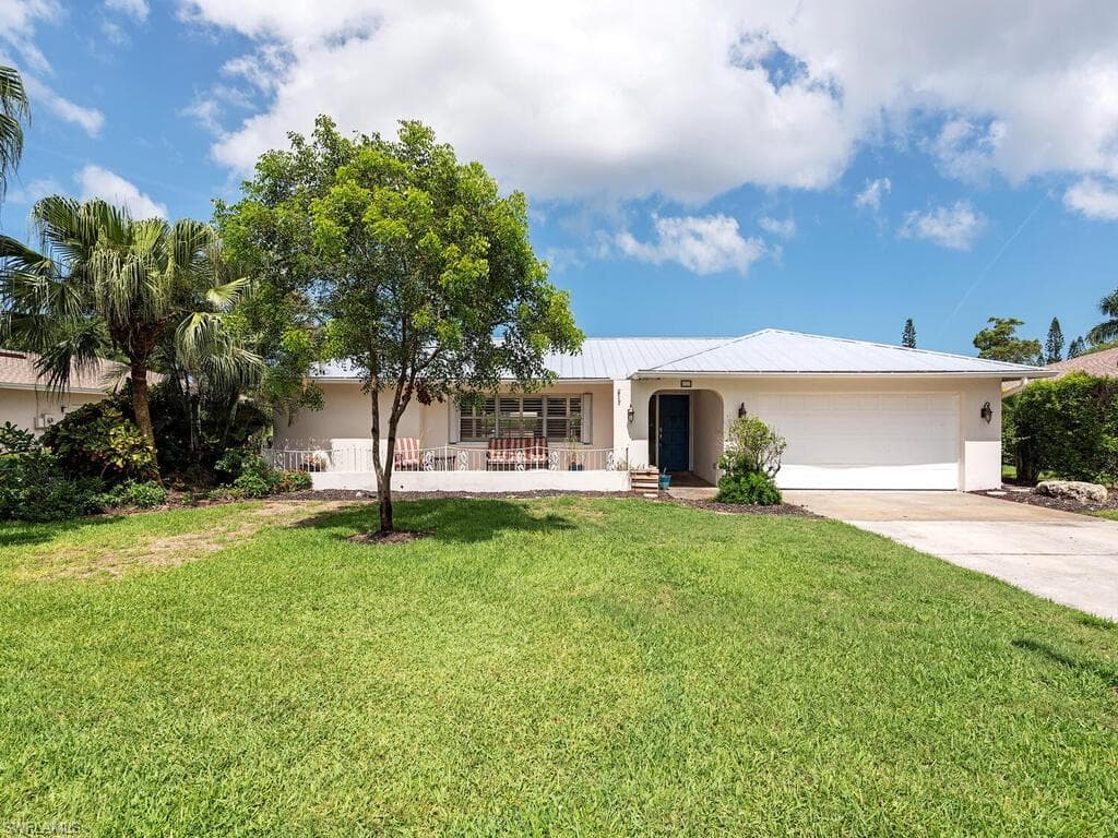 4320 Beechwood Lake Dr, Naples, FL 34112-7