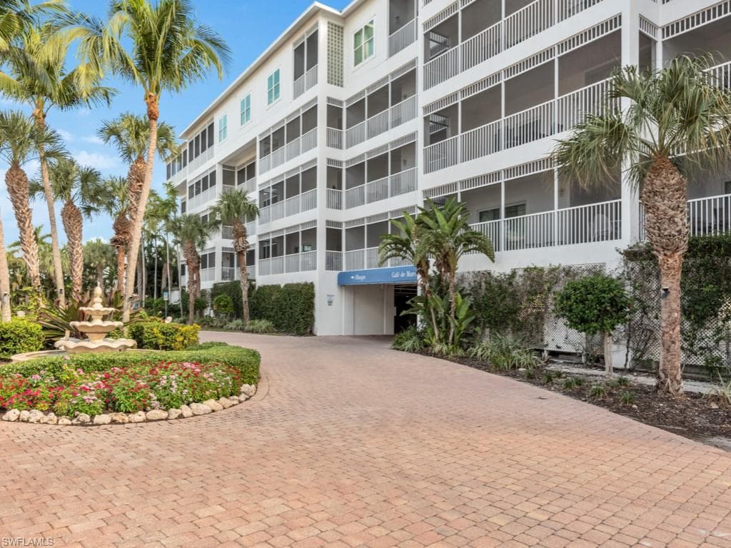 160 Palm St 202, Marco Island, FL 34145-5