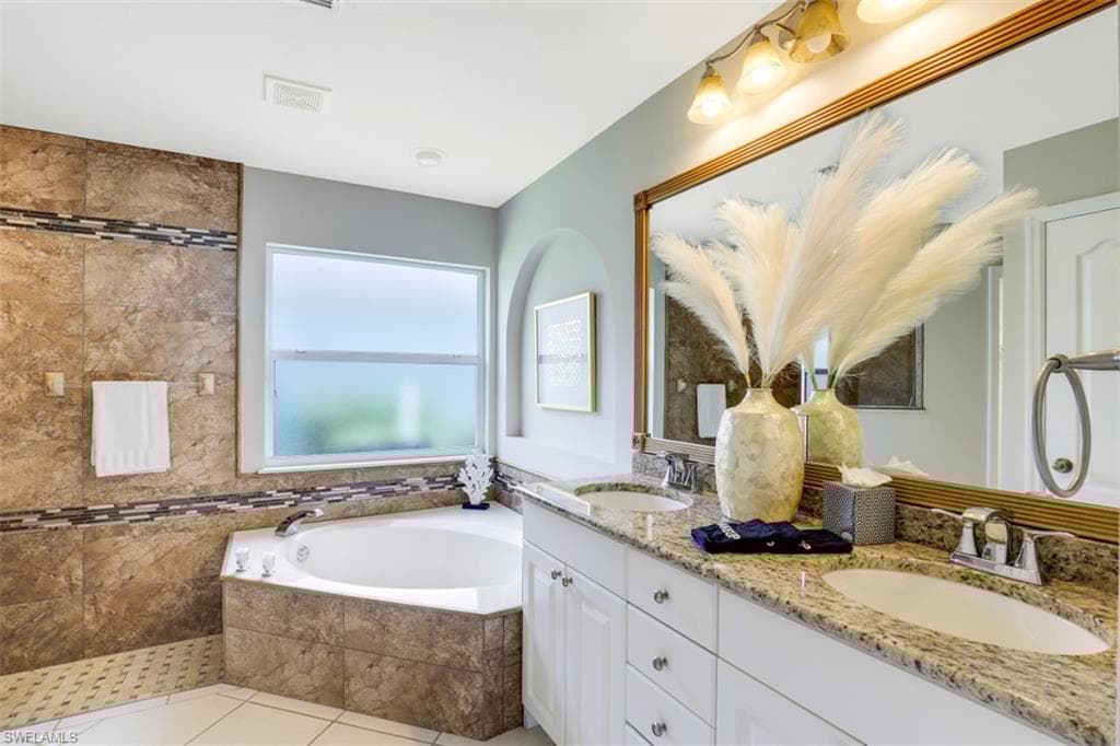 2023 Terrazzo Ln, Naples, FL 34104-21