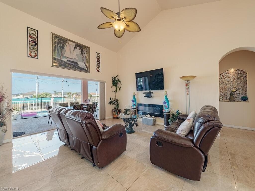 1928 34th Ave, Cape Coral, FL 33993-4