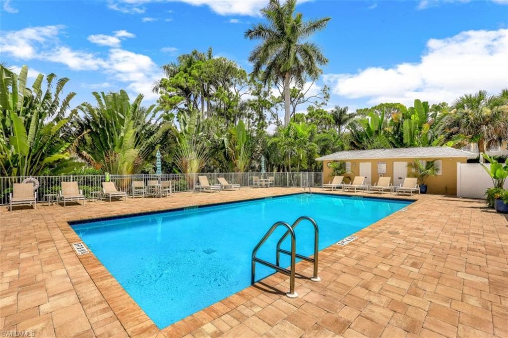 3072 Sandpiper Bay Cir M203, Naples, FL 34112-22