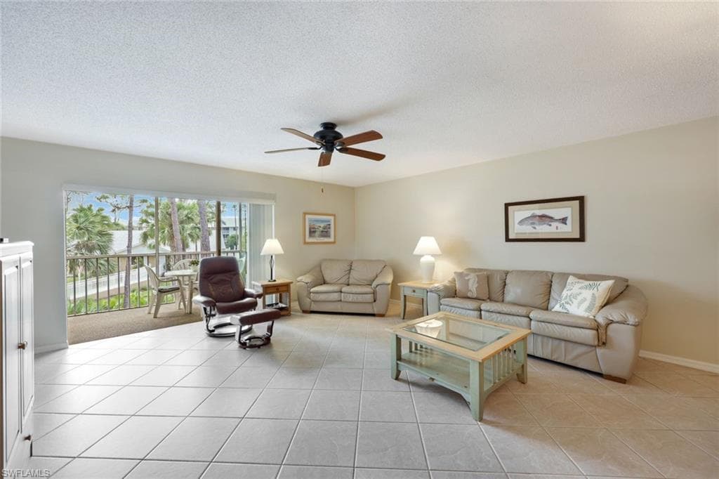 3072 Sandpiper Bay Cir M203, Naples, FL 34112-6