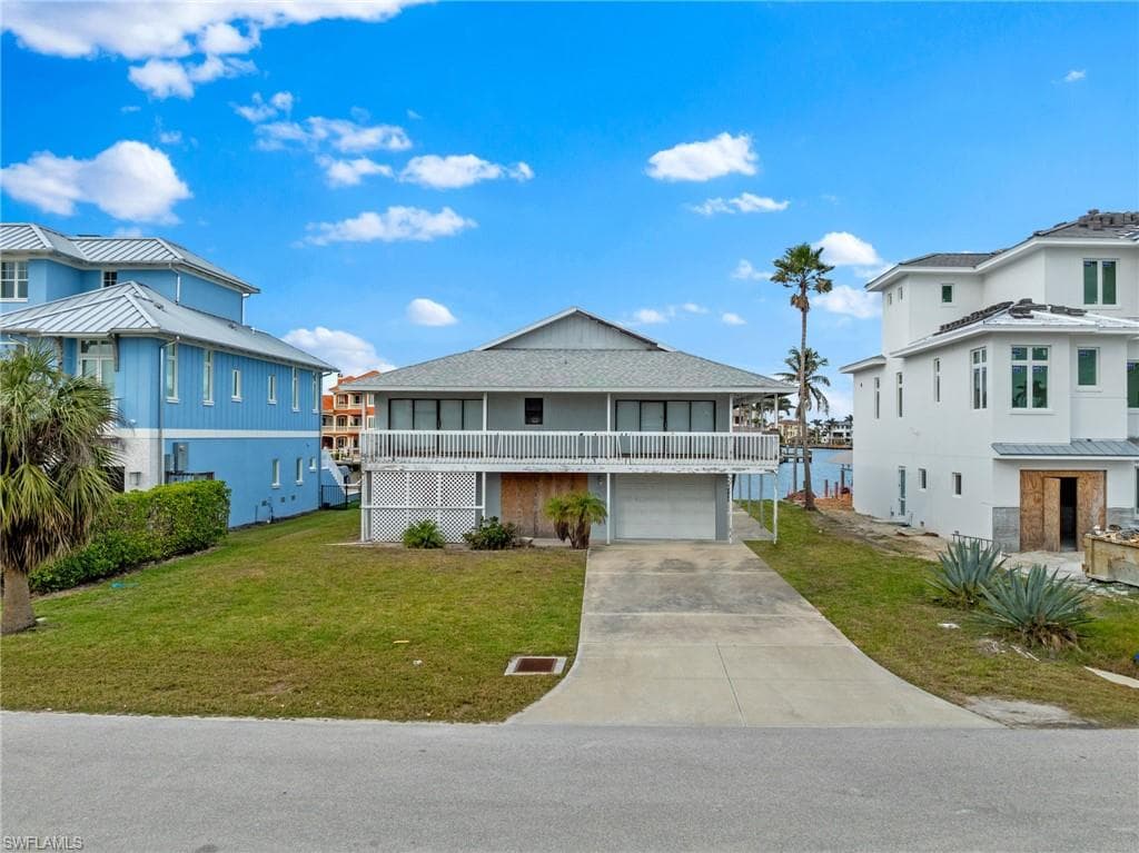 259 Trade Winds Ave, Naples, FL 34108-3