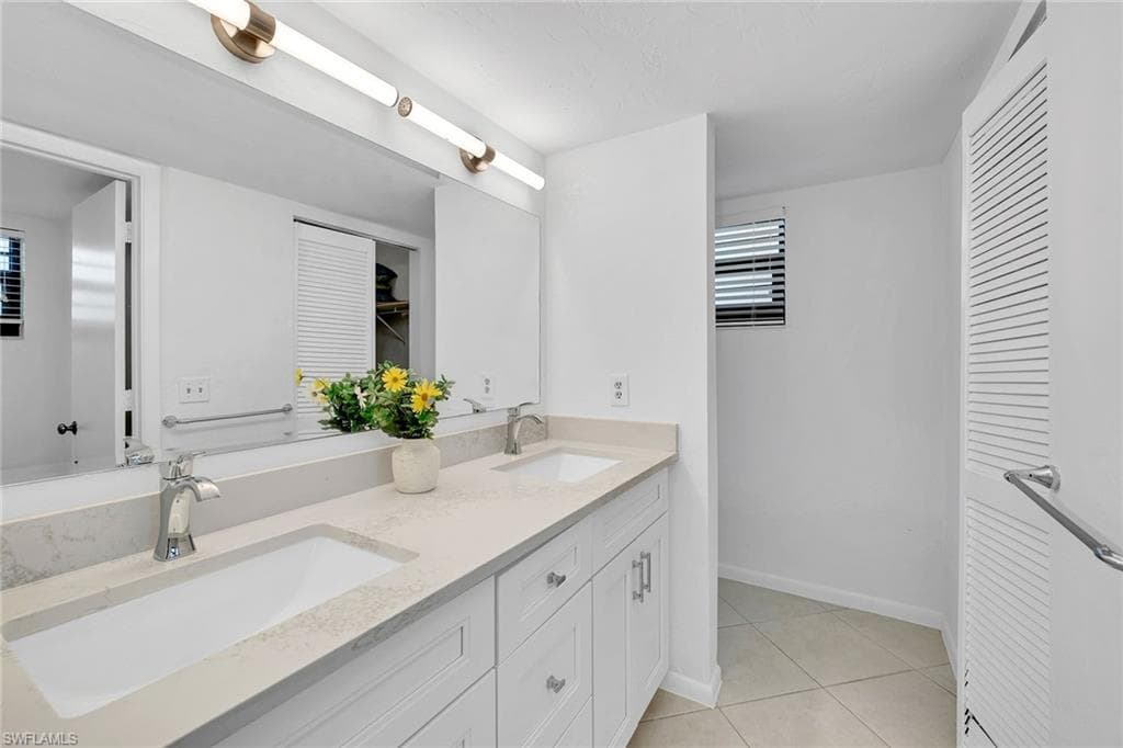 933 Collier Ct C402, Marco Island, FL 34145-21