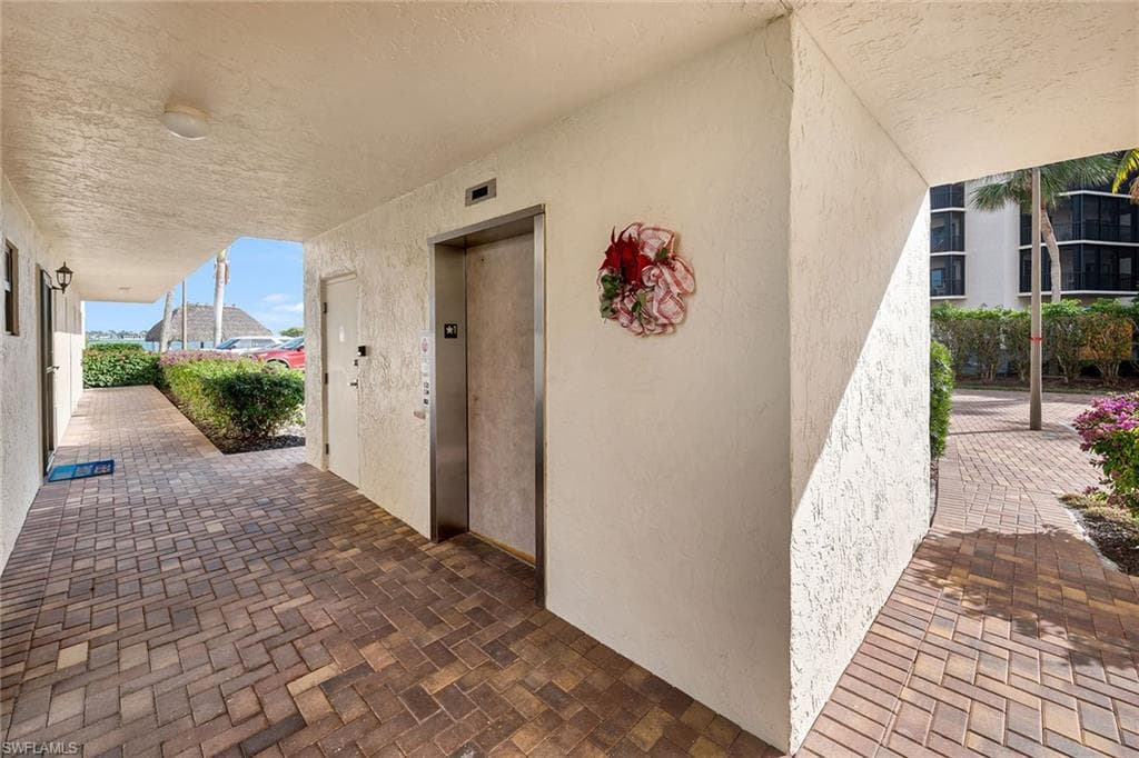 933 Collier Ct C402, Marco Island, FL 34145-51