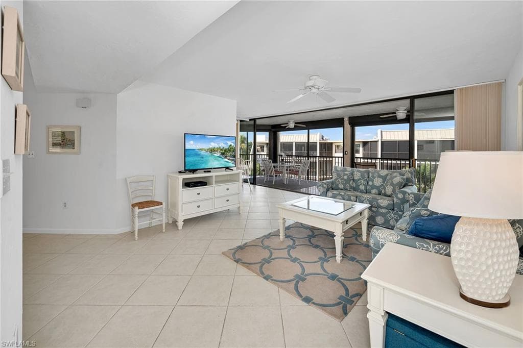 933 Collier Ct C402, Marco Island, FL 34145-5