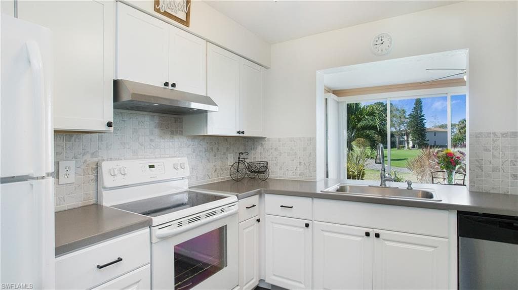 4130 Lakewood Blvd F27, Naples, FL 34112-8