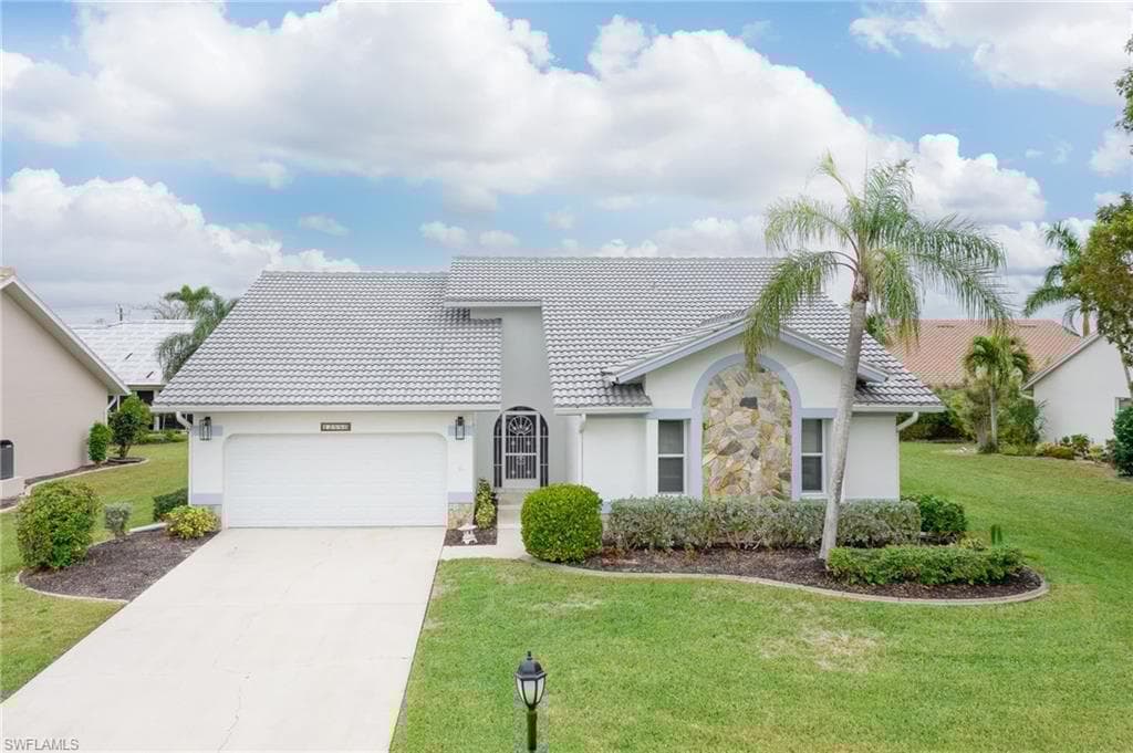12880 Kelly Bay Ct, Fort Myers, FL 33908-1