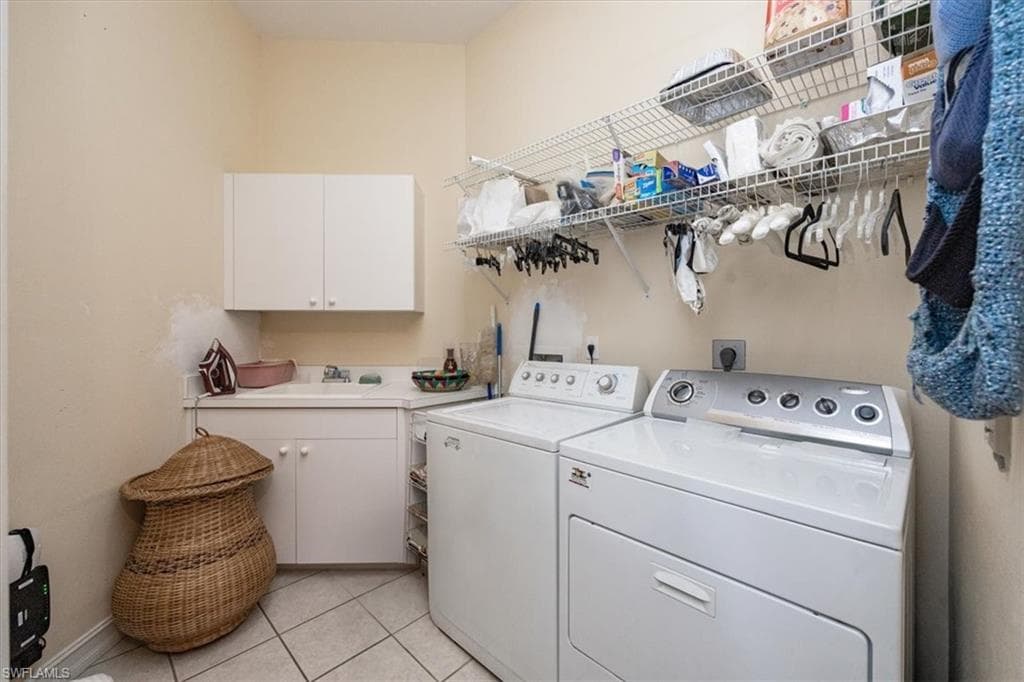 780 Bentwater Cir 201, Naples, FL 34108-15