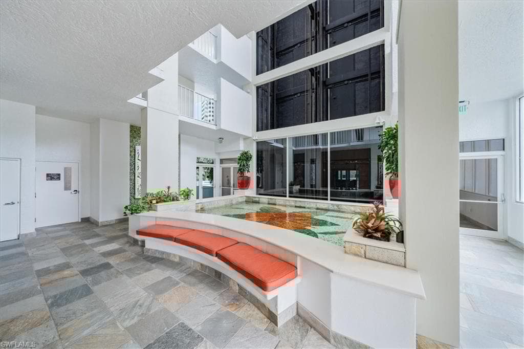780 Bentwater Cir 201, Naples, FL 34108-27