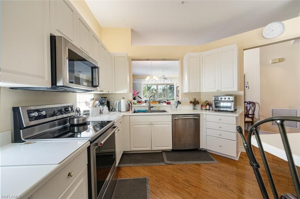 780 Bentwater Cir 201, Naples, FL 34108-3