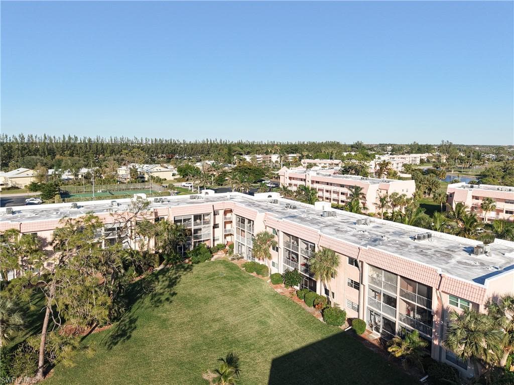 150 Turtle Lake Ct 206, Naples, FL 34105-9