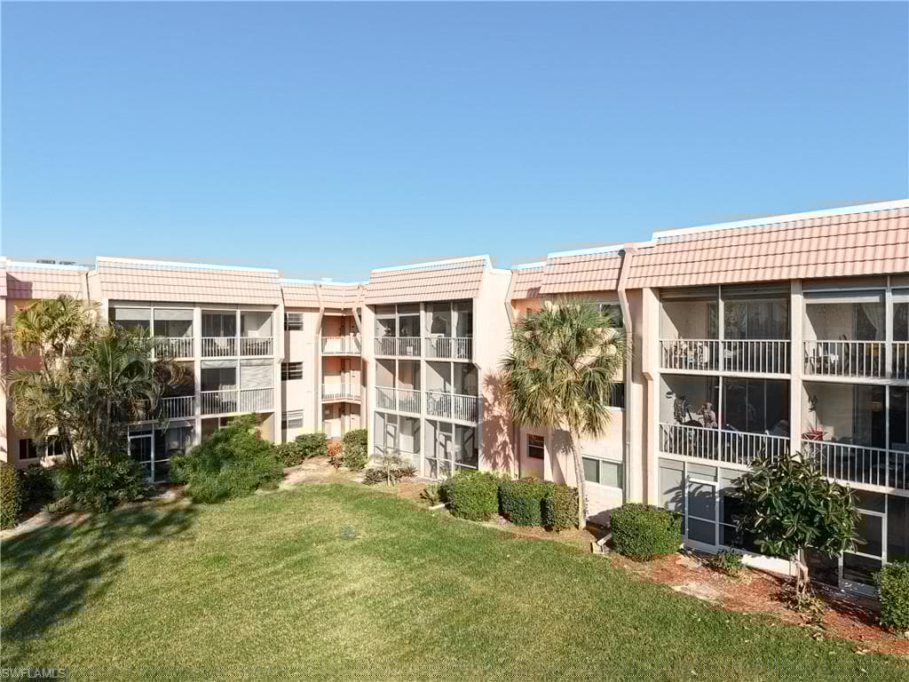 150 Turtle Lake Ct 206, Naples, FL 34105-10