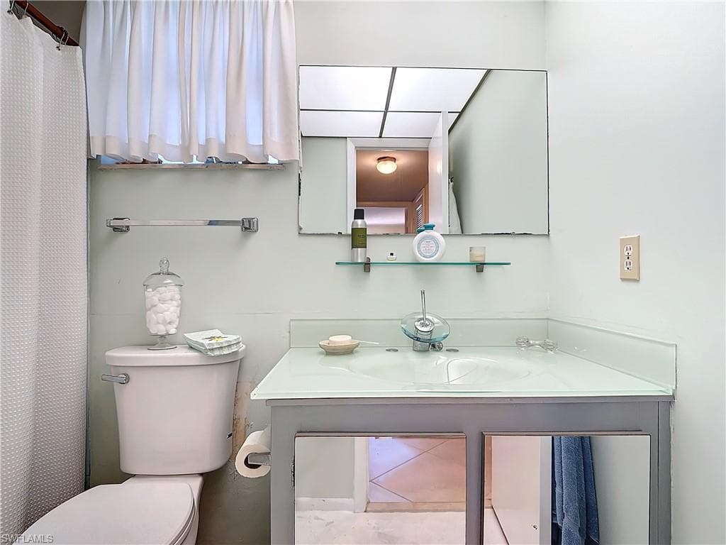 150 Turtle Lake Ct 206, Naples, FL 34105-18