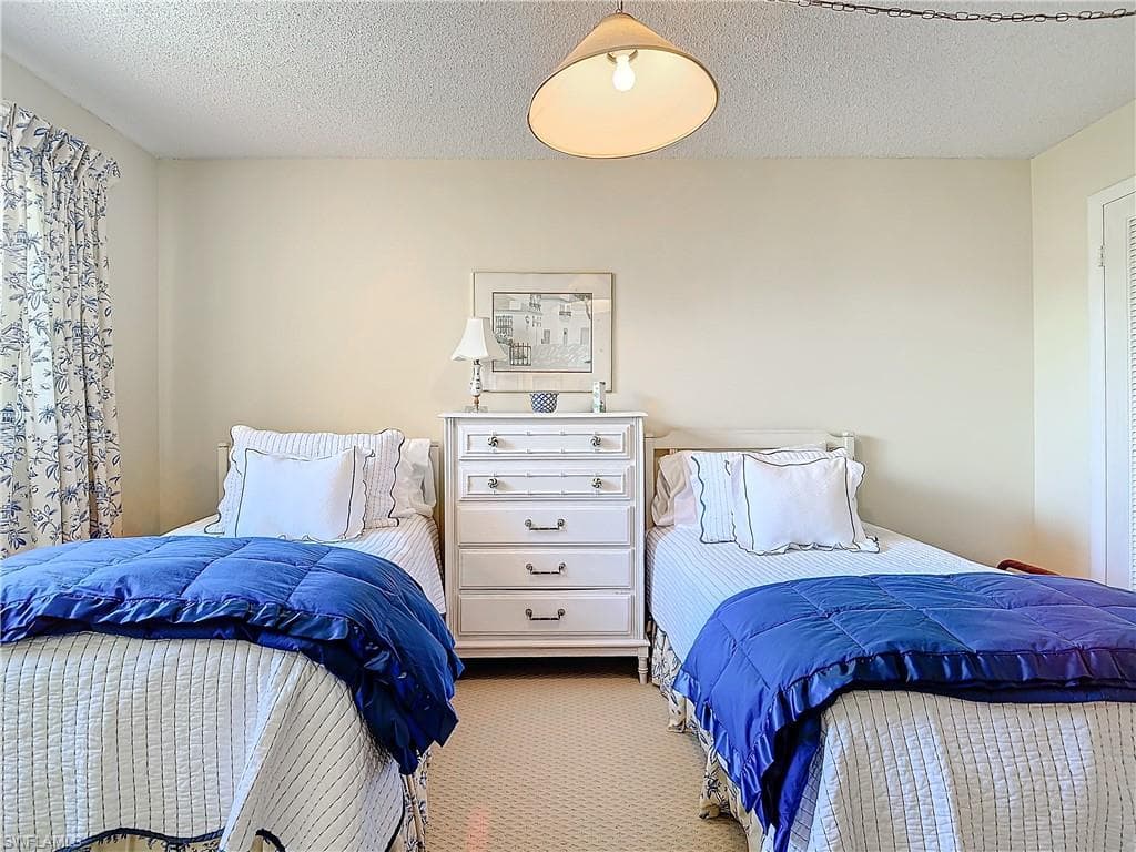 150 Turtle Lake Ct 206, Naples, FL 34105-21