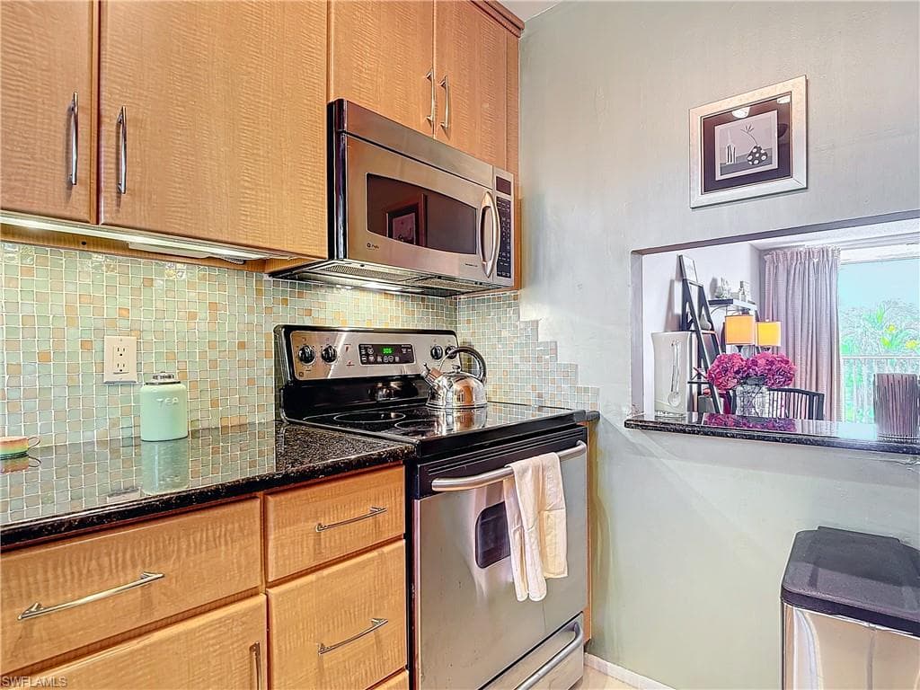 150 Turtle Lake Ct 206, Naples, FL 34105-33