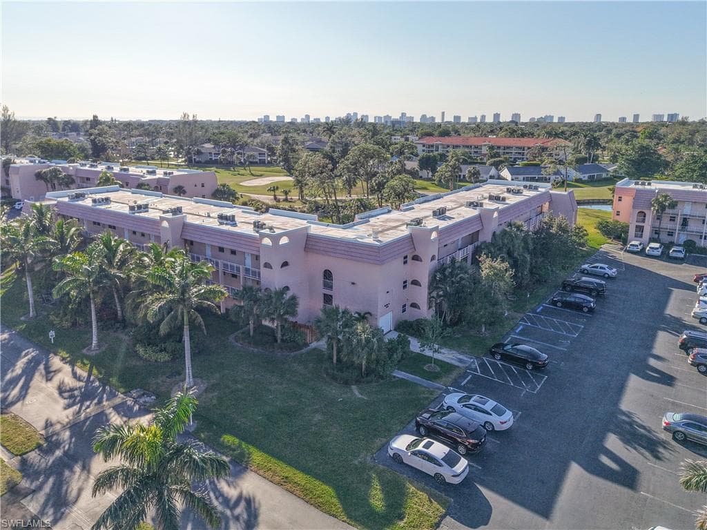 150 Turtle Lake Ct 206, Naples, FL 34105-38