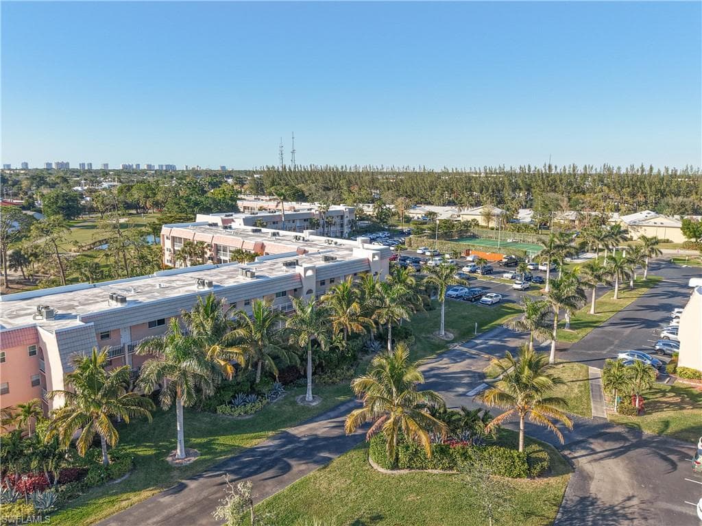 150 Turtle Lake Ct 206, Naples, FL 34105-40