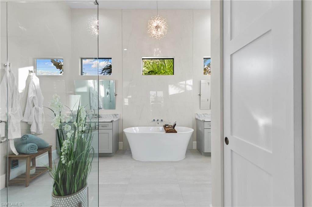 100 Templewood Ct, Marco Island, FL 34145-10