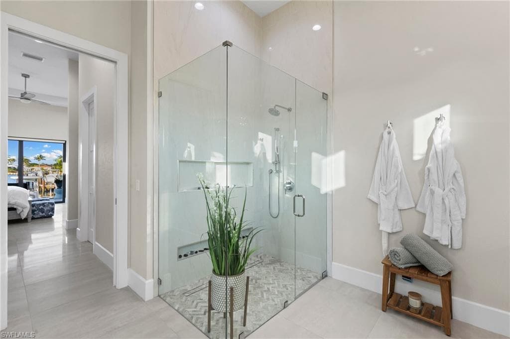 100 Templewood Ct, Marco Island, FL 34145-11
