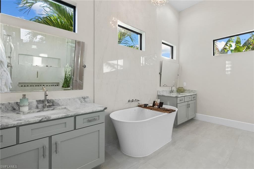 100 Templewood Ct, Marco Island, FL 34145-13