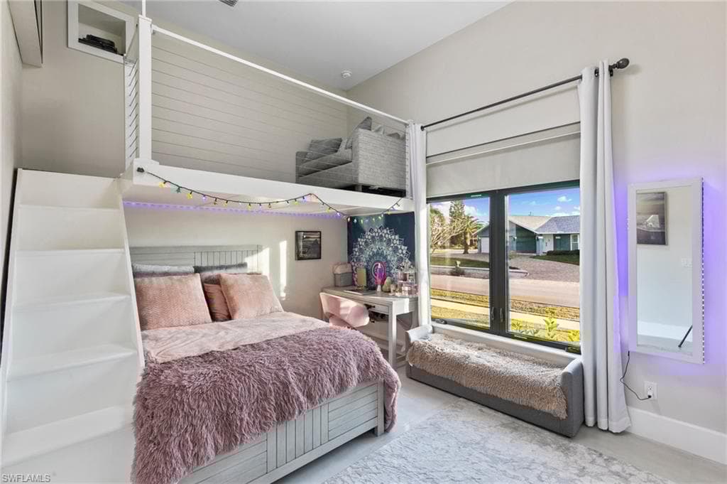 100 Templewood Ct, Marco Island, FL 34145-14