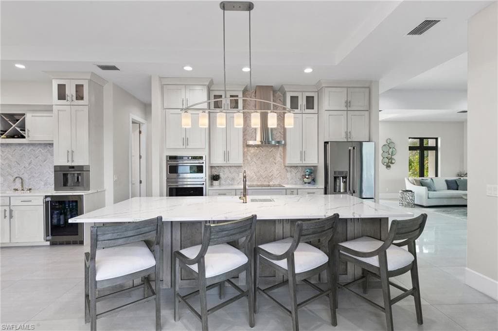 100 Templewood Ct, Marco Island, FL 34145-19