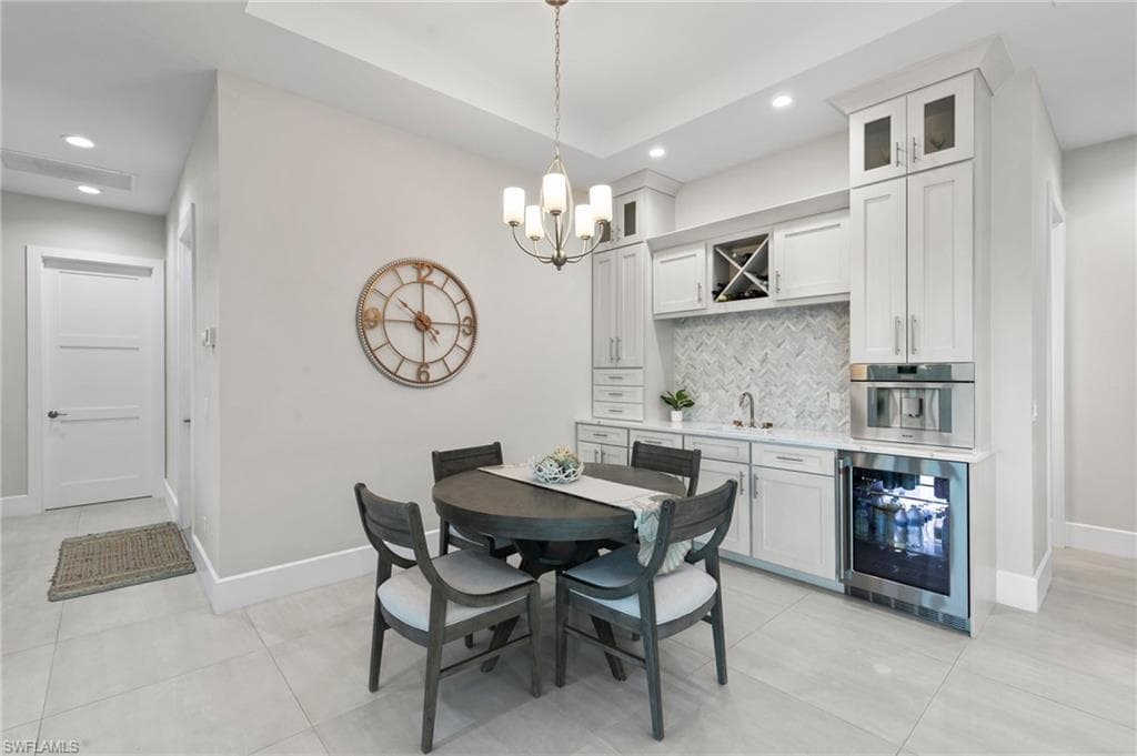 100 Templewood Ct, Marco Island, FL 34145-25