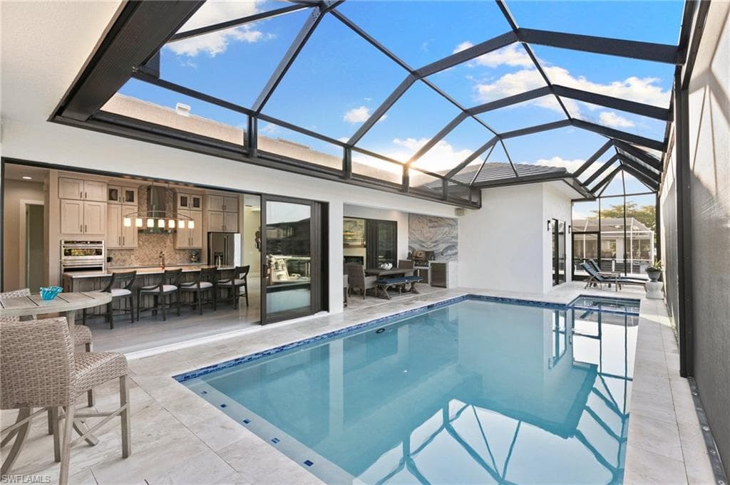 100 Templewood Ct, Marco Island, FL 34145-28