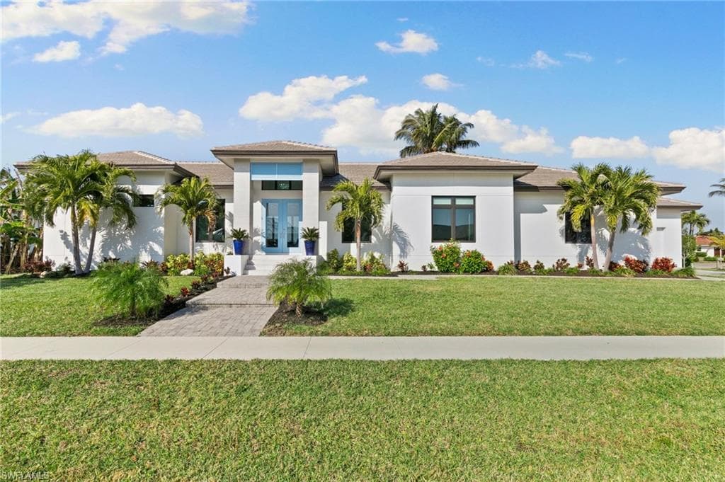 100 Templewood Ct, Marco Island, FL 34145-2
