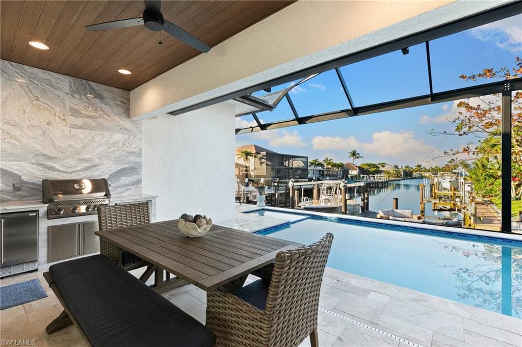 100 Templewood Ct, Marco Island, FL 34145-32