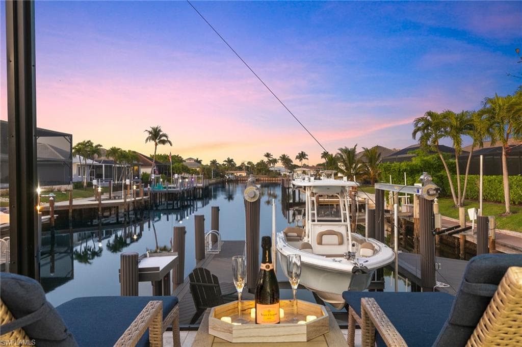 100 Templewood Ct, Marco Island, FL 34145-40