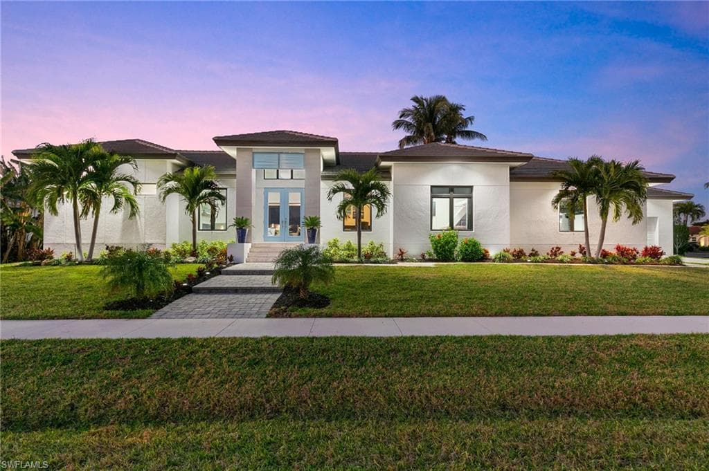 100 Templewood Ct, Marco Island, FL 34145-45