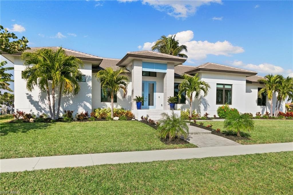 100 Templewood Ct, Marco Island, FL 34145-48