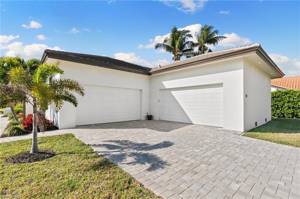 100 Templewood Ct, Marco Island, FL 34145-49