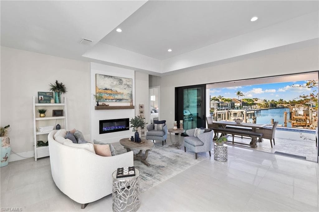 100 Templewood Ct, Marco Island, FL 34145-5