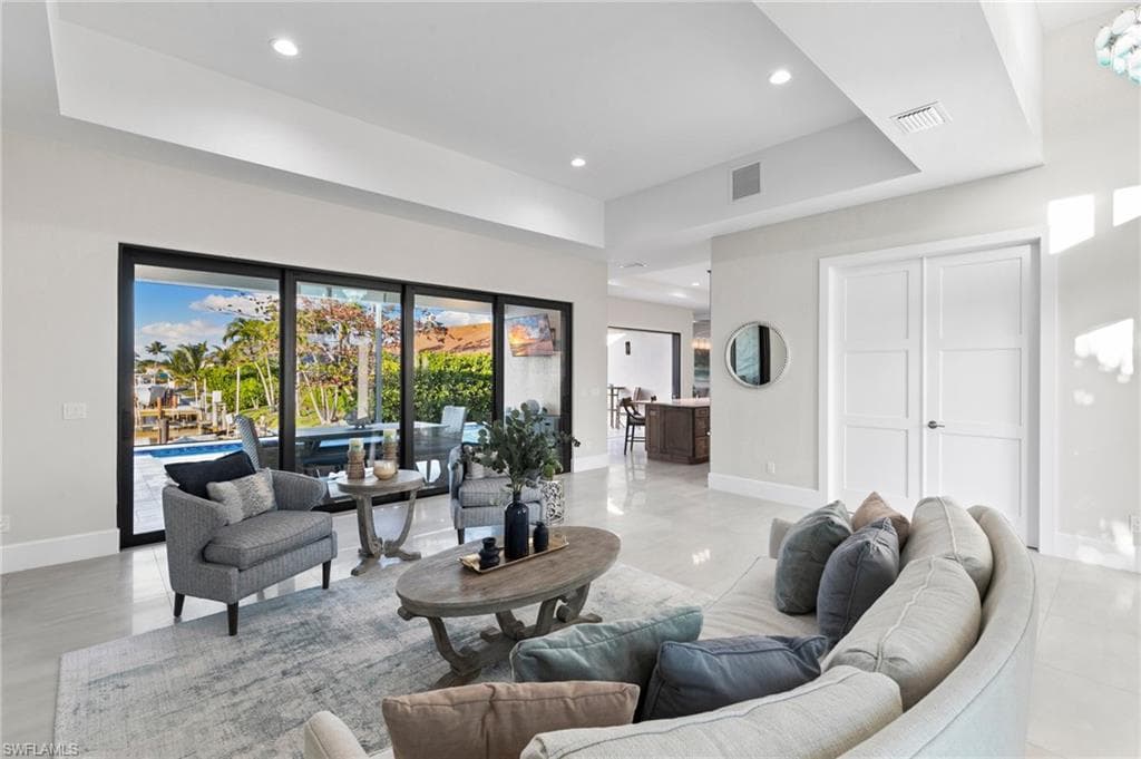 100 Templewood Ct, Marco Island, FL 34145-6