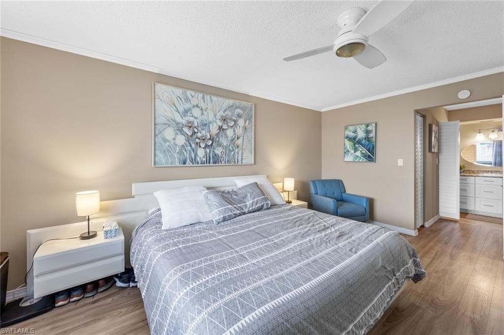 256 Palm Dr 6, Naples, FL 34112-15