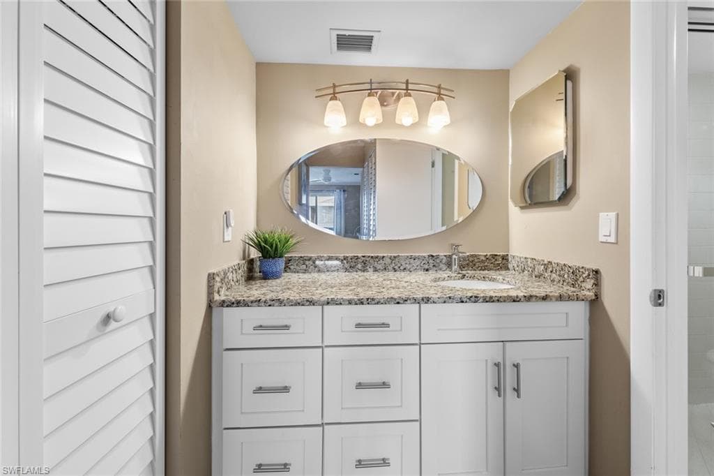 256 Palm Dr 6, Naples, FL 34112-17