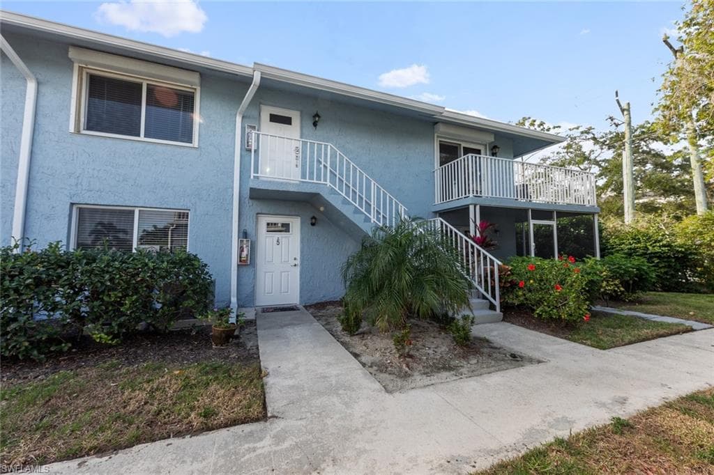 256 Palm Dr 6, Naples, FL 34112-1