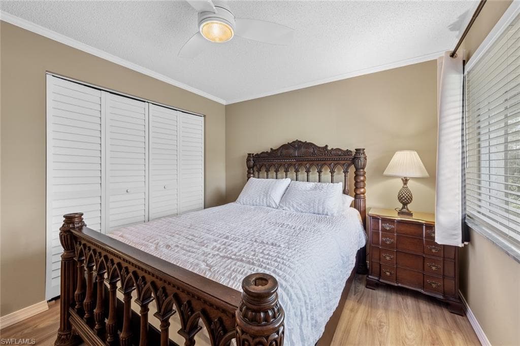 256 Palm Dr 6, Naples, FL 34112-20