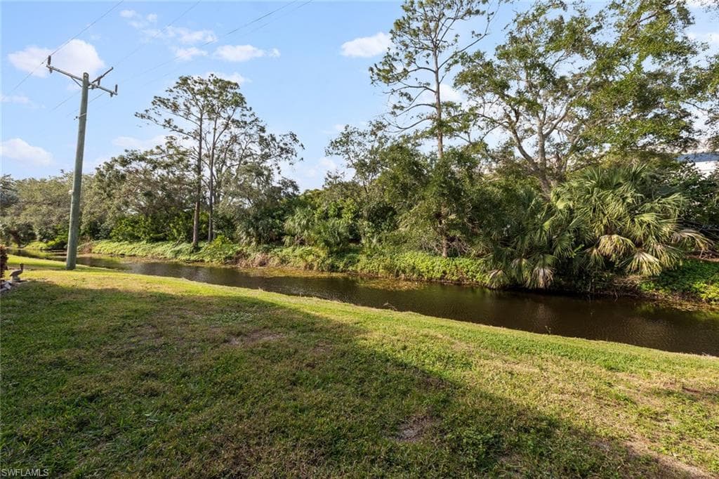 256 Palm Dr 6, Naples, FL 34112-24
