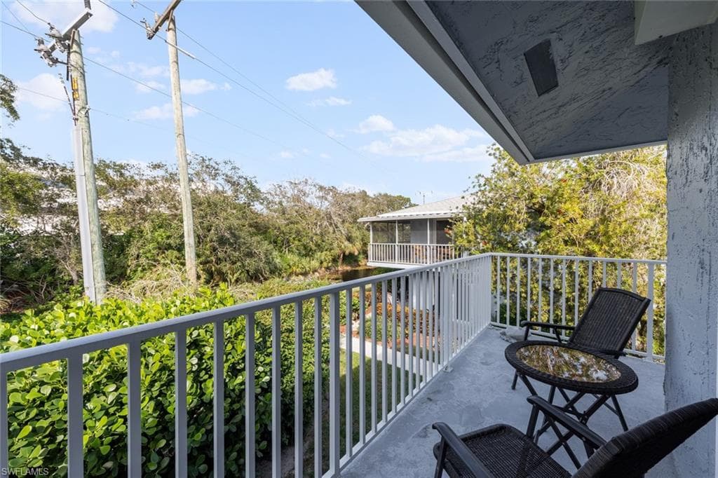 256 Palm Dr 6, Naples, FL 34112-29