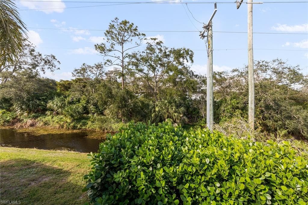 256 Palm Dr 6, Naples, FL 34112-32